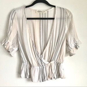 Lizard Thicket Beach Style Wrap top size Medium